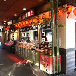 福山SA下り 串焼き 新装工事(外観)